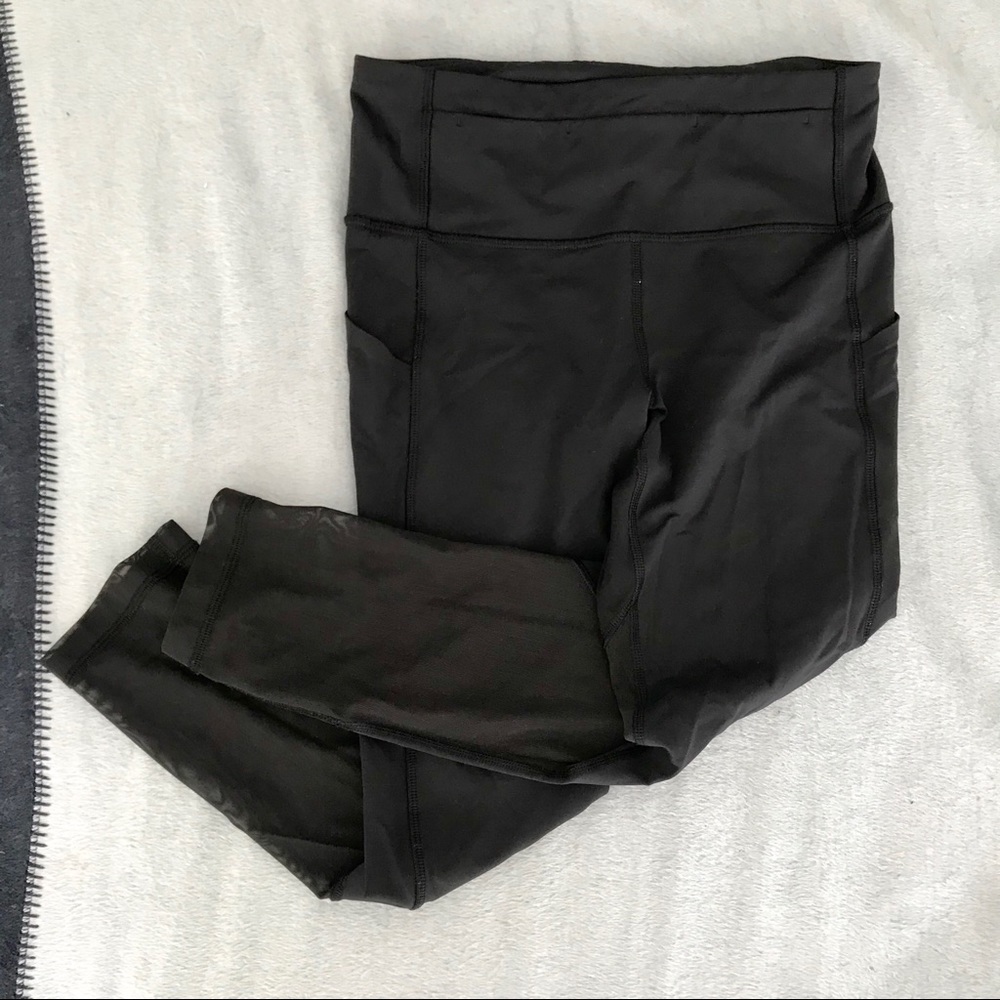 🖤Black 7/8 Lululemon pants🖤